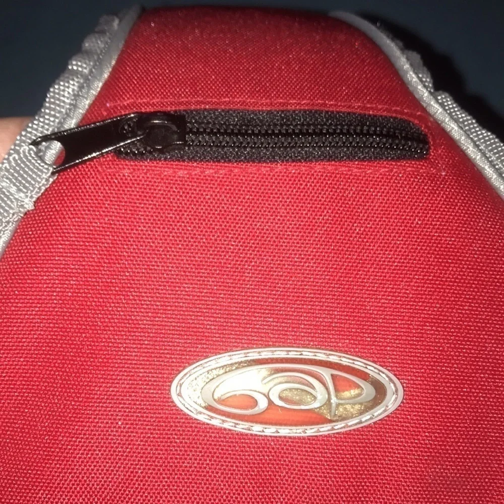 𝅺GAP sling bag red gray one main pocket, one mesh pocket with bungee cord area